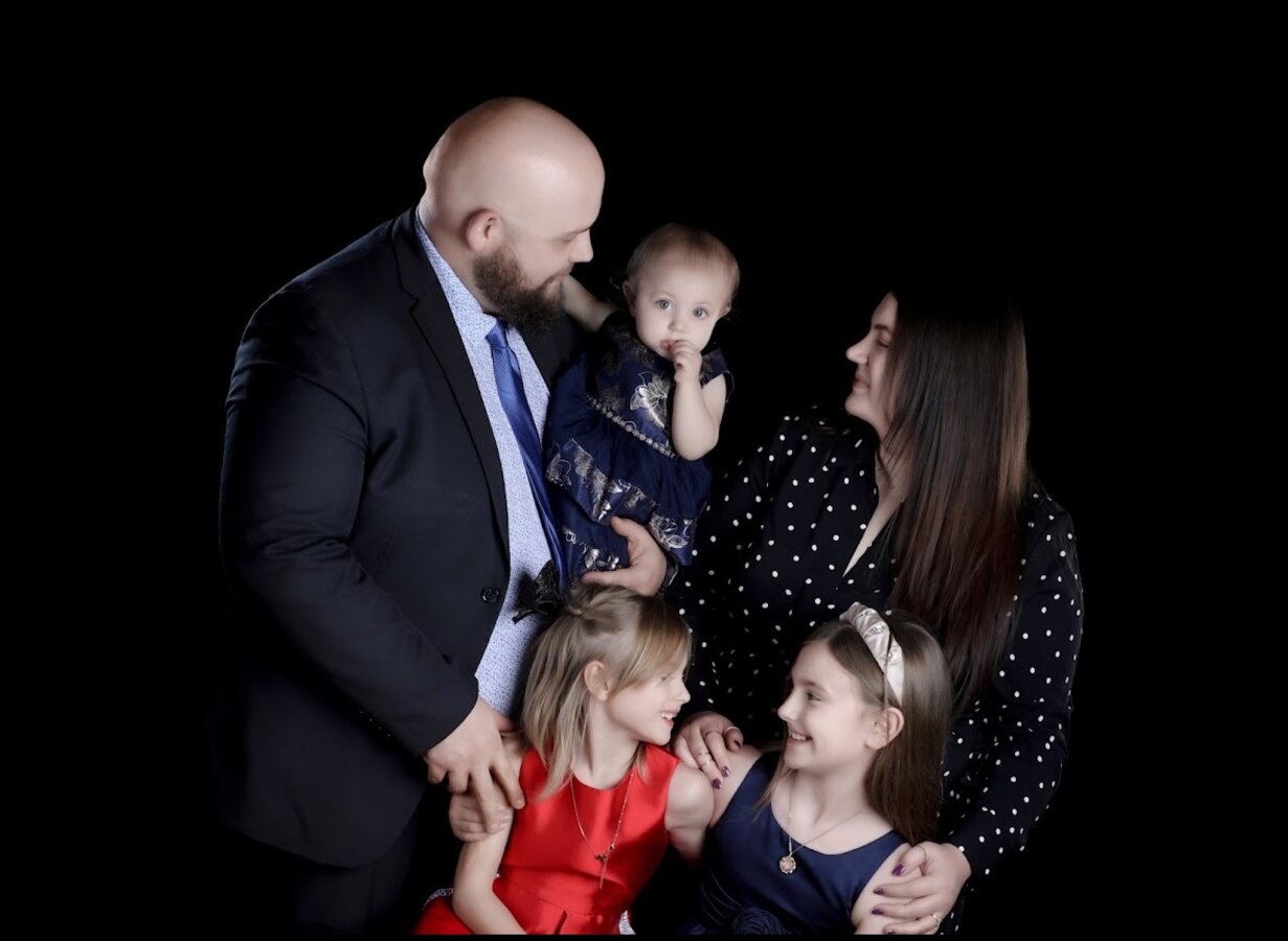 Jonathan and Alexis Brown with their three daughters